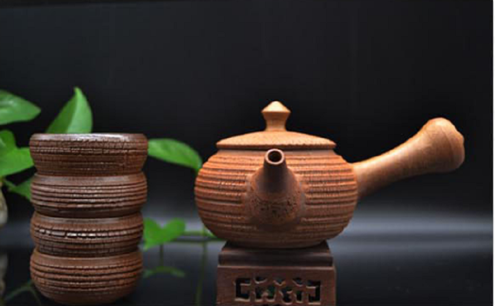 大宋定窯的這款開裂壺,隨壺贈送四個精美的開裂杯 大宋定窯的這款開裂壺,隨壺贈送四個精美的開裂杯